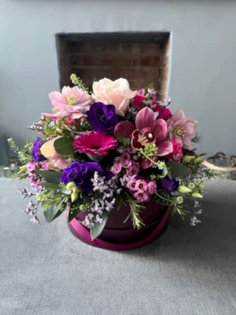 Hatbox Arrangement