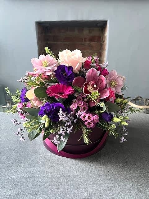 Hatbox Arrangement
